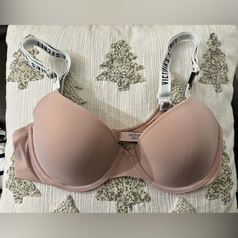 Victoria's Secret nude/light pink T-Shirt Bra with Underwire Support 34C
